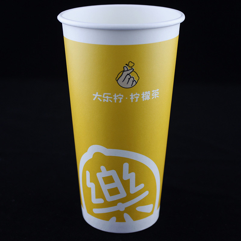 Καφέ με καπάκι, καπέλο από τοίχο.